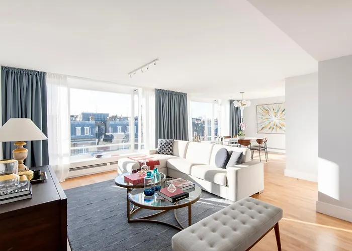 Luxurious 3 Double Bedroom Mayfair Apartment